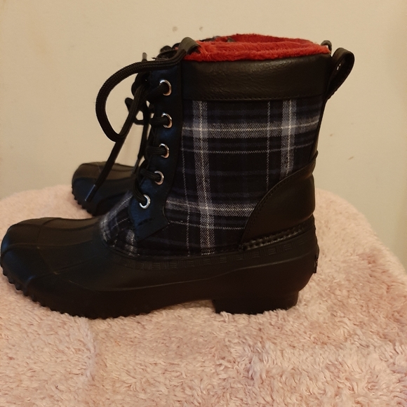 tommy hilfiger plaid boots
